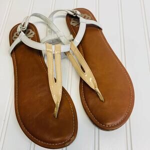 Fergalicious White Tan Thong Flat Sandals Sz 8.5